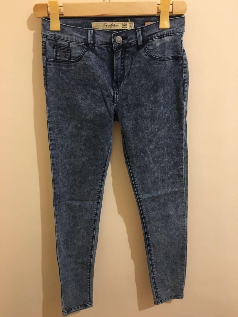 Zara Jeggings Pants (Category: Jeans) located in Mandaluyong City. Submitted by rafjaye (Listing ID 249688227, Image 1). Description: Never worn Waistline 25-26 Super soft denim.