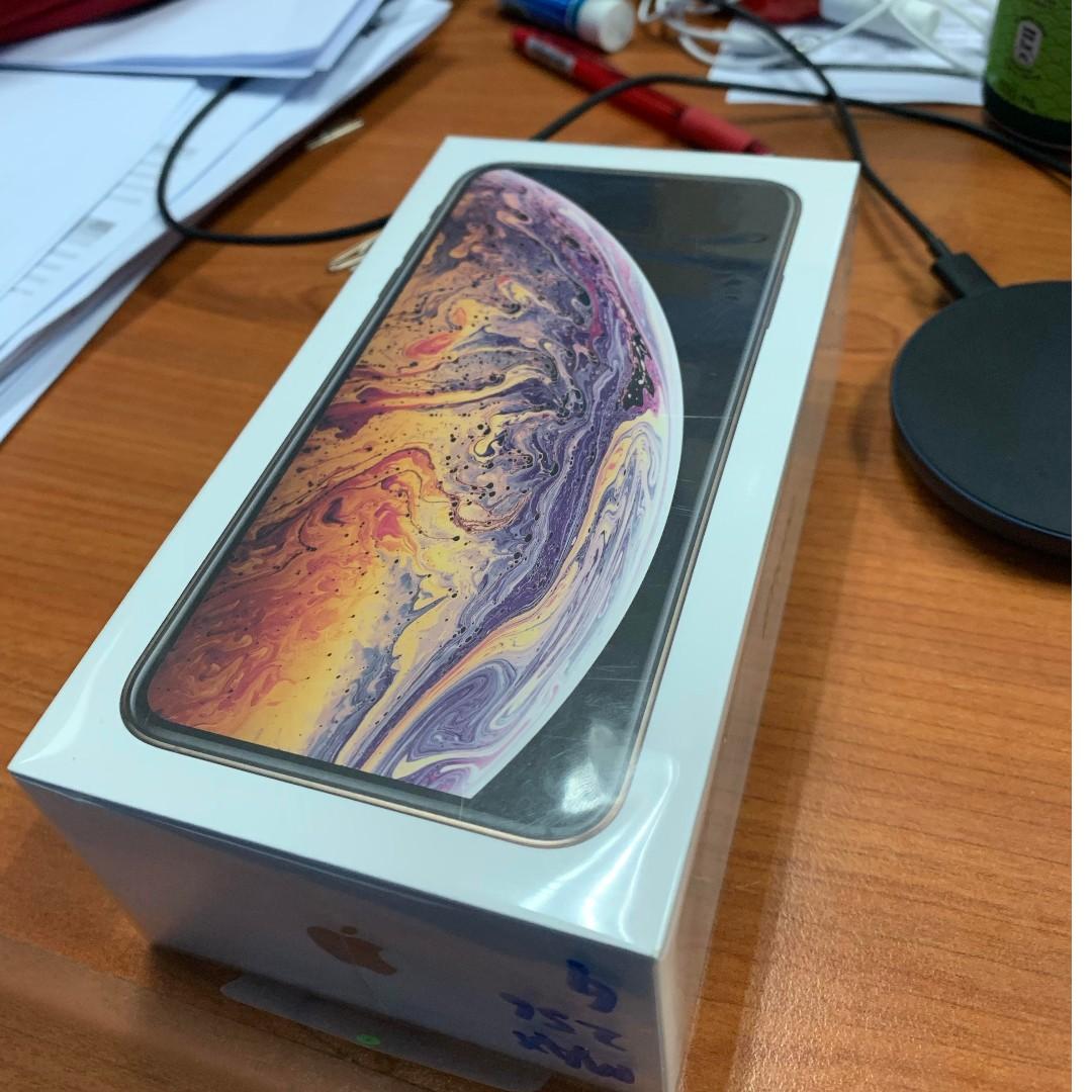 Apple Iphone Xs Max Gold Colour 256gb Brand New In Hand Mobile Phones Tablets Iphone Iphone X Series On Carousell