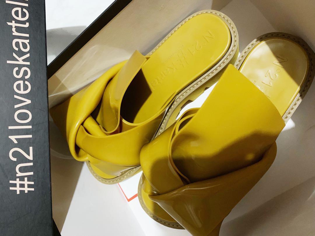 Auth n21 x kartel sandals, Fesyen Wanita, Sepatu di Carousell