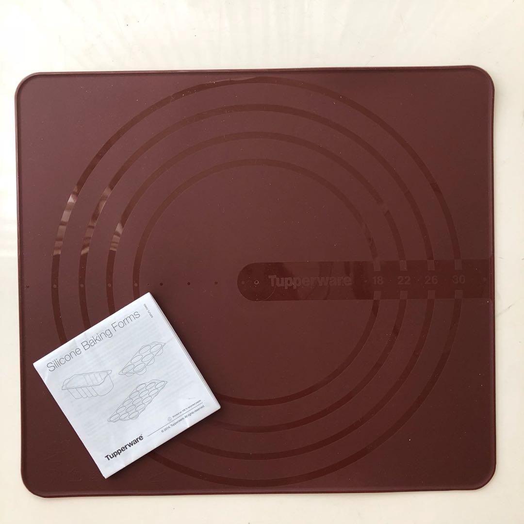 BN Tupperware Silicone Baking Sheet (Rare!), Furniture & Home Living
