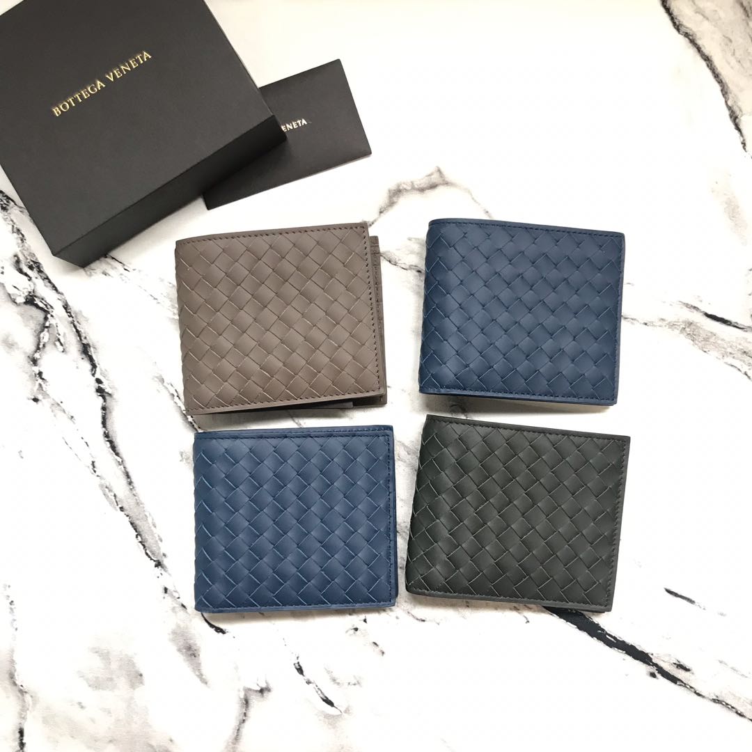 Bv classic bi fold Wallet men Carousell