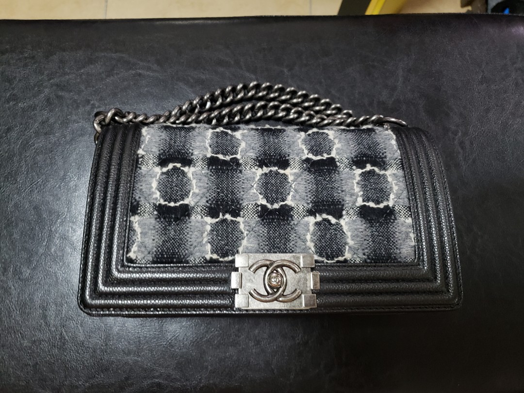 Chanel Boy Chanel特別版, 女裝, 手袋及銀包, 長銀包 - Carousell