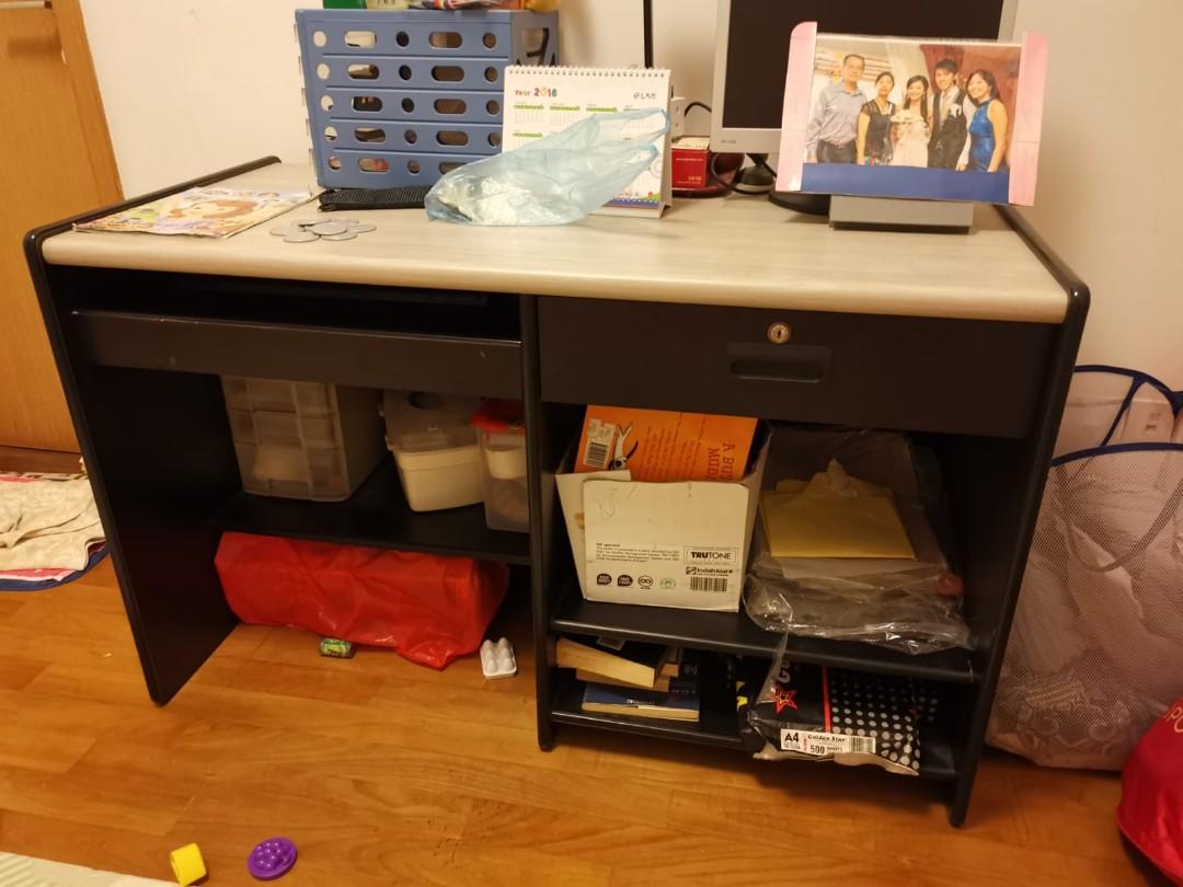Computer Table/ Study Desk (Category: Tables & Sets) located in Singapore. Submitted by wherestarfall (Listing ID 249847240, Image 1). Description: Preloved. 61cm x 122cm x 75cm (height). Self collection at 238427.