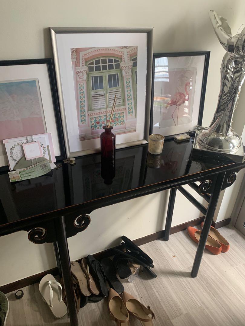 Console table display (Category: Tables & Sets) located in Singapore. Submitted by hollyaok (Listing ID 249890553, Image 1). Description: A few scratches on the top .