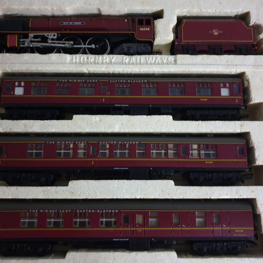 ho scale christmas train cars