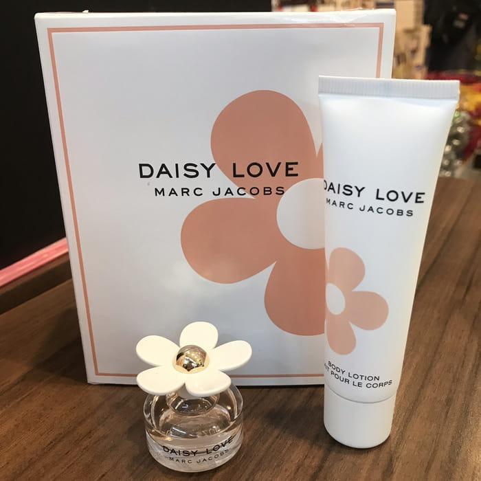 Marc Jacobs Daisy Love Edt Mini Giftset Kesehatan Kecantikan