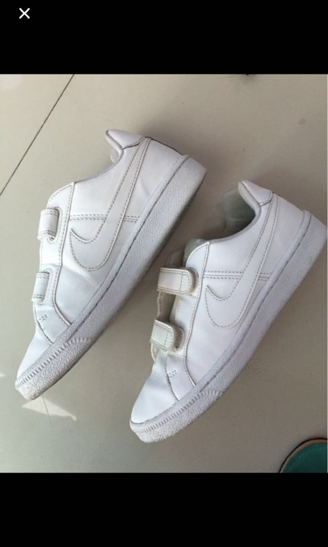 childrens nike velcro shoes