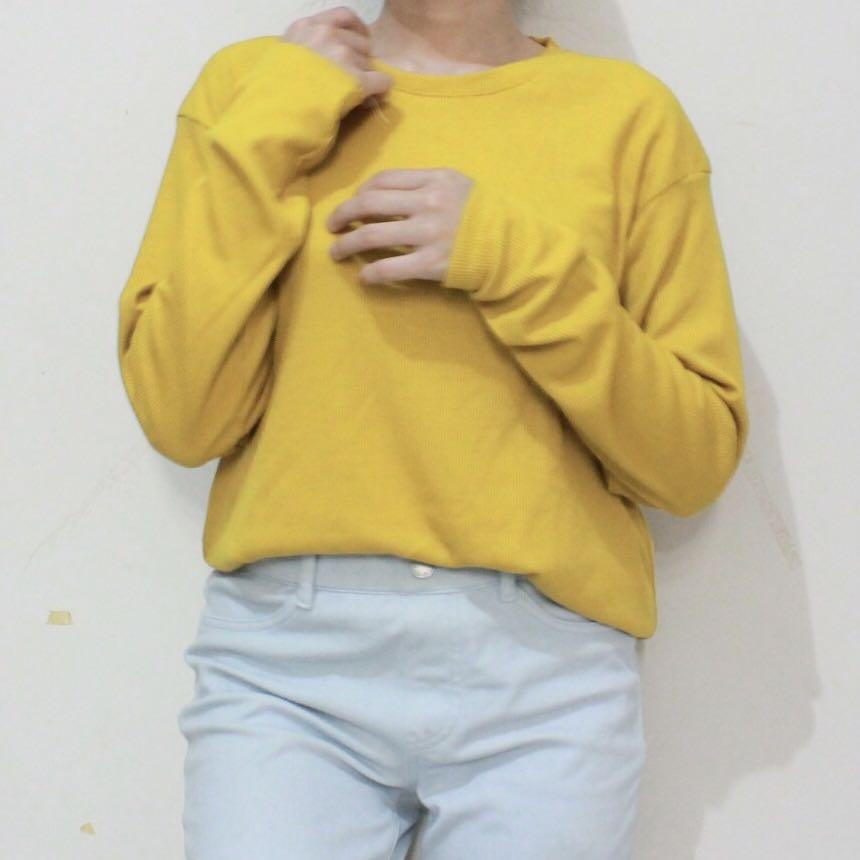  Sweater  texture waffle bahan uniqlo  Fesyen Wanita  