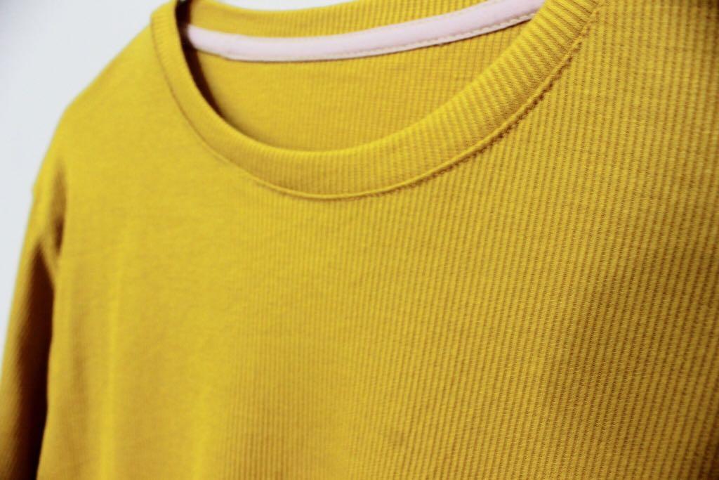  Sweater  texture waffle bahan uniqlo  Fesyen Wanita  