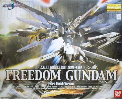 MG 1/100 Freedom Gundam (Extra Finish version)