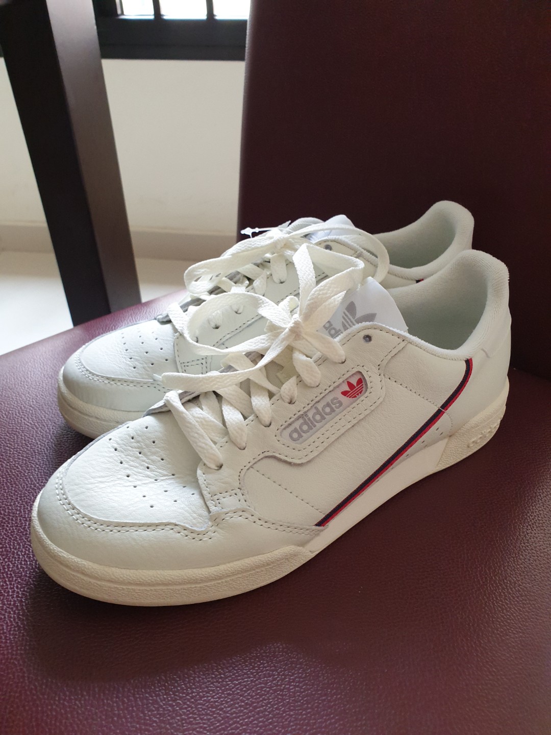 fejre TVstation sig selv Adidas Originals Continental 80's trainer in off white and red, Women's  Fashion, Footwear, Sneakers on Carousell