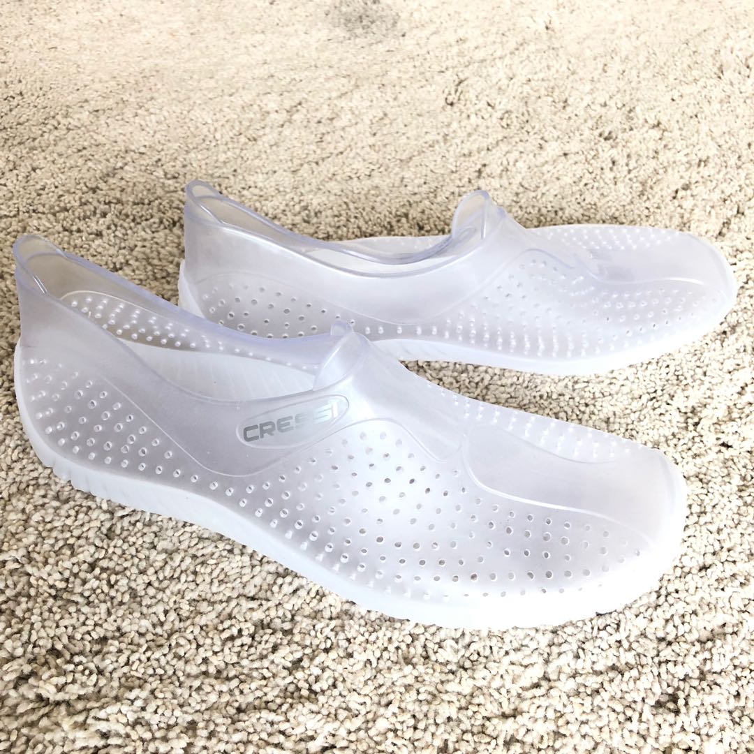 water shoes clear