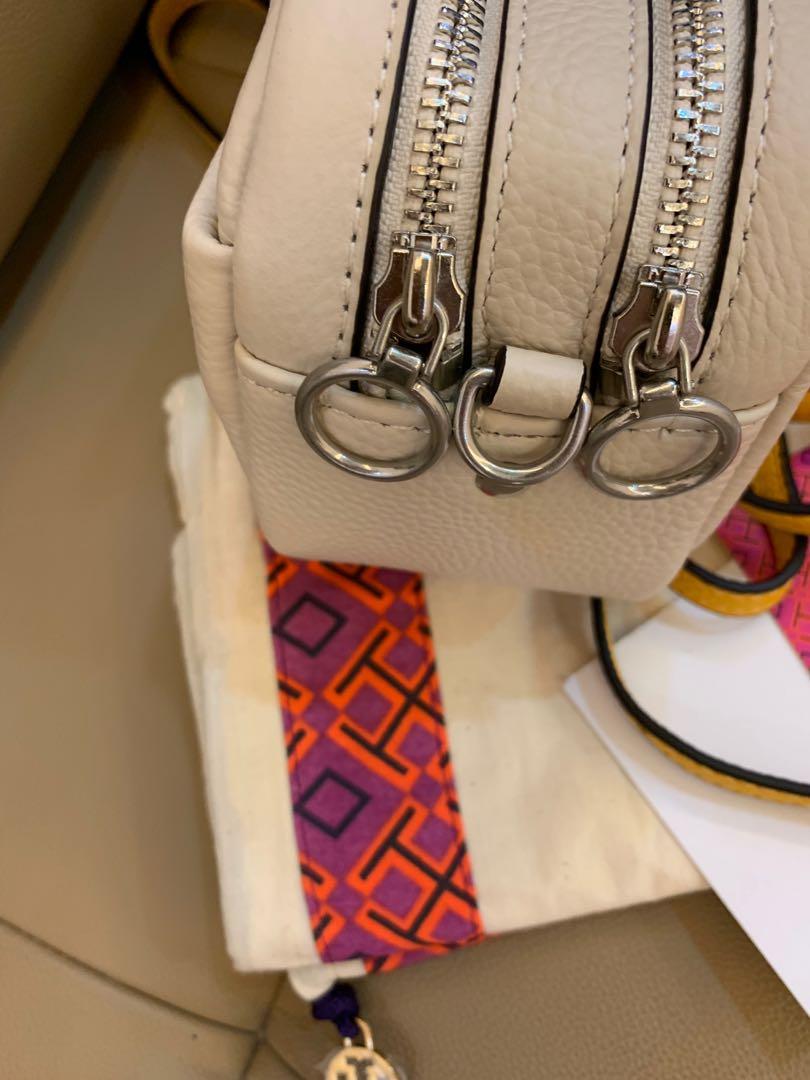 Ready stock Authentic Tory Burch McGraw Perry camera bag sling bag (Category: Bags & Wallets) located in Kuala Lumpur. Submitted by kimberryshop2 (Listing ID 250089916, Image 3). Description: Original Tory Burch Pictures by Kimberryshop 17.5*12*7cm The bag is 100% authentic obtained from US outlet 🗽 The price is lower due to the items is obtained directly from factory outlet and its tax free. Please follow my listing 😘, new items will be added 