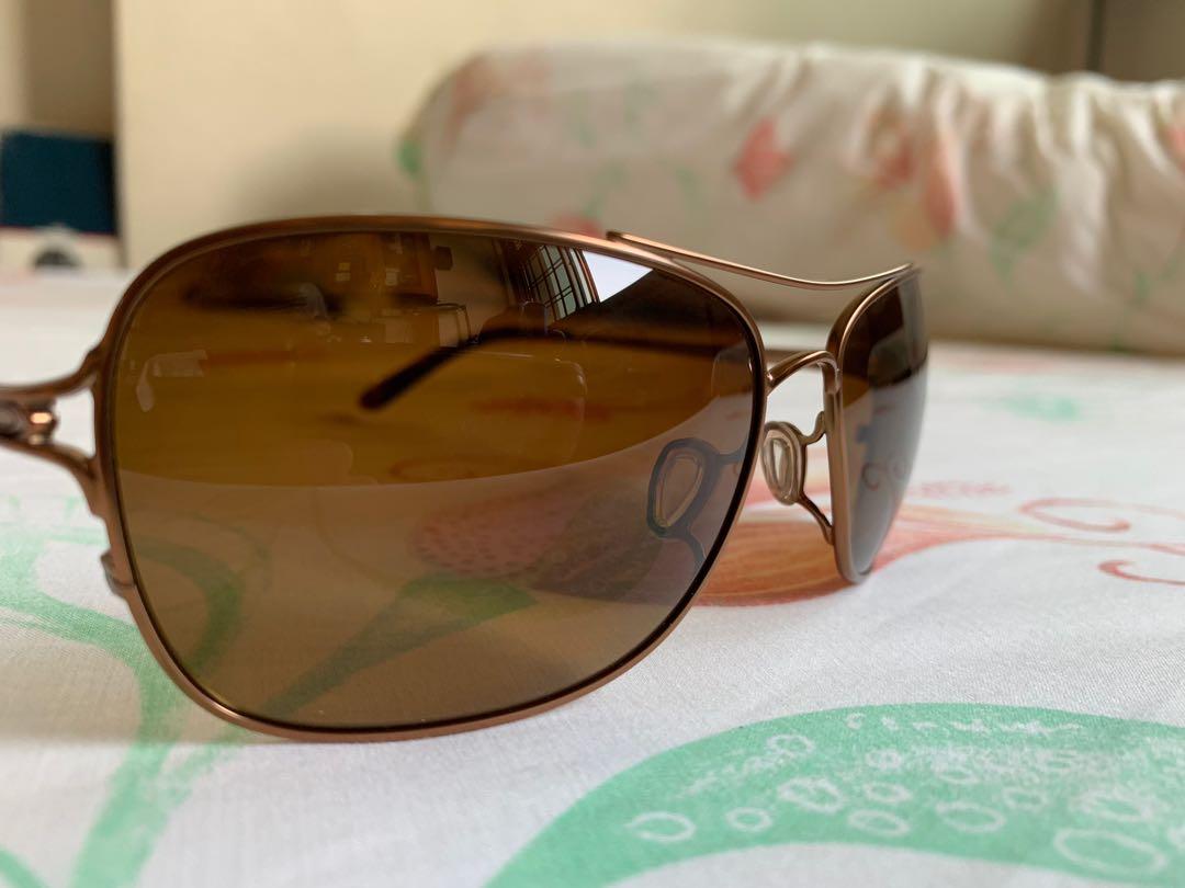 Oakley conquest sales