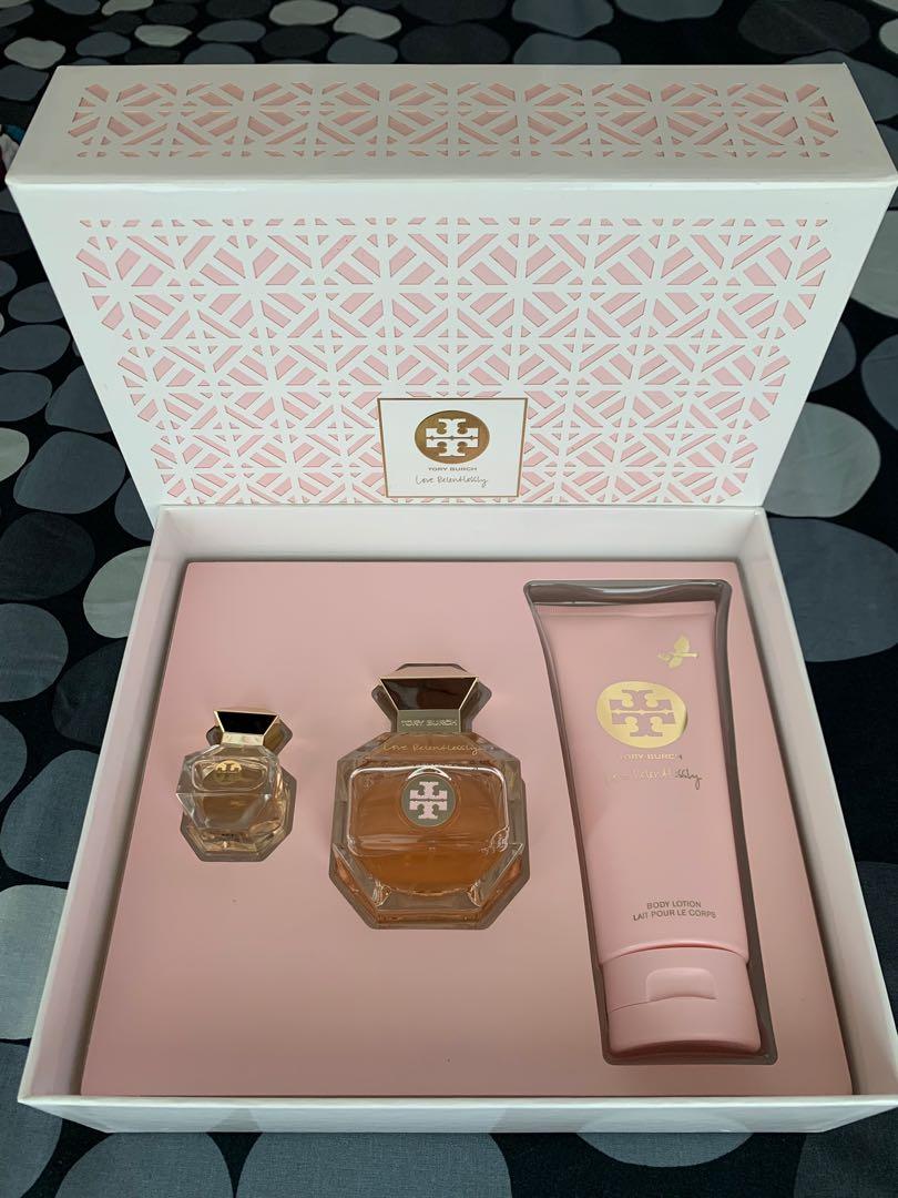 love relentlessly tory burch gift set