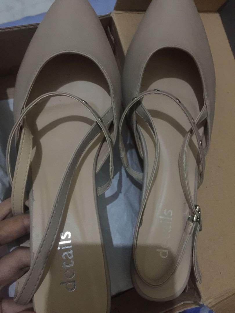 Hills Sepatu Sandal Details Beli Di Matahari Fesyen Wanita Sepatu Di Carousell