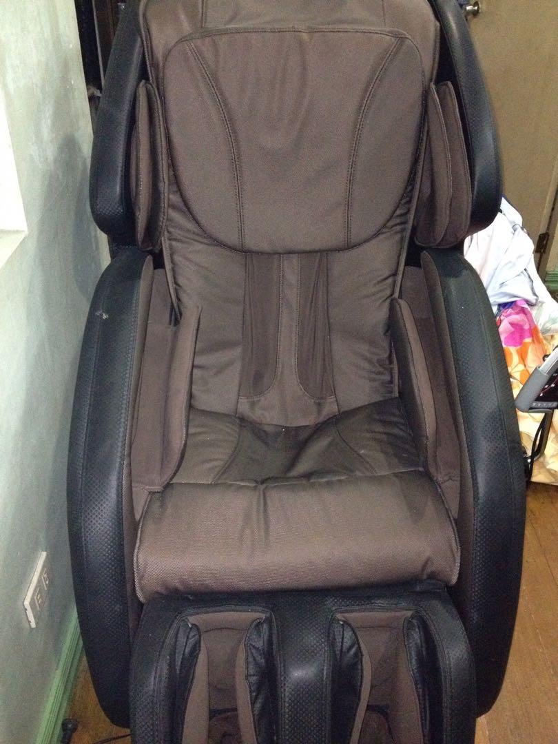 HIRO massage chair, Furniture & Home Living, Furniture, Sofas on Carousell