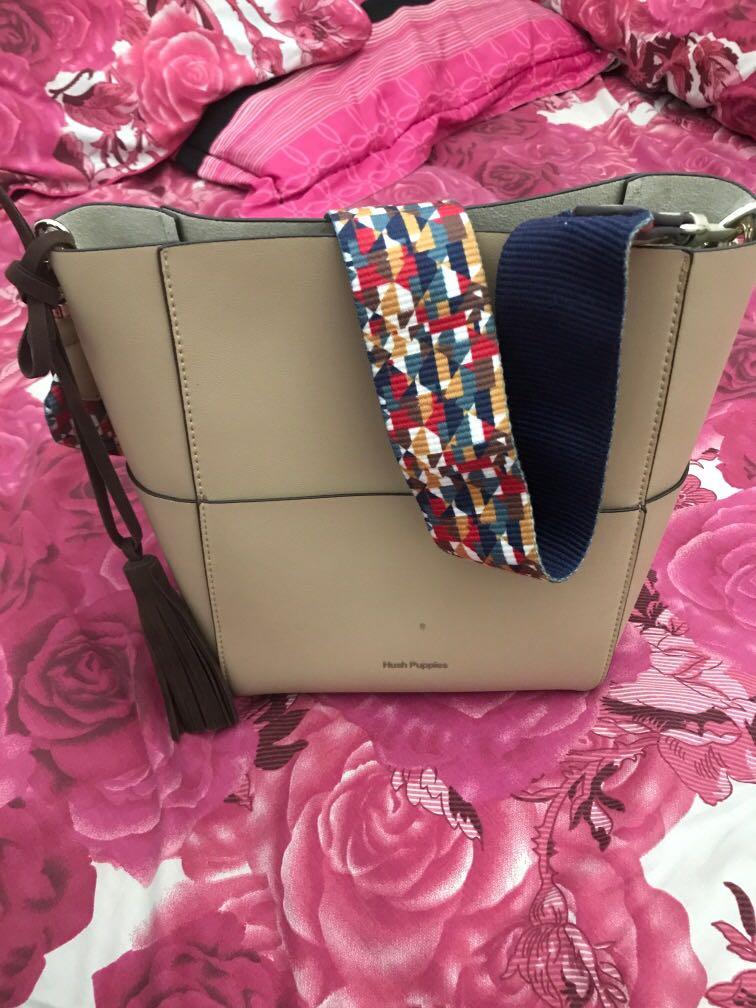 Hush puppies sisi bucket bag store