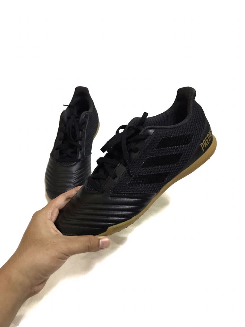 Kasut futsal hotsell predator