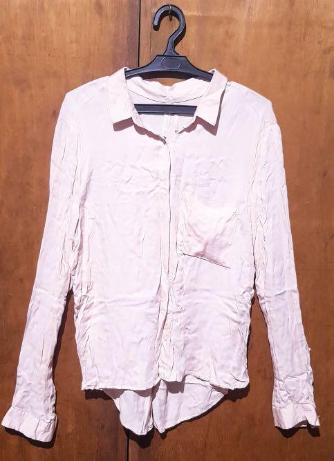 Light Pink Long Sleeves (Category: Longsleeves) located in Makati City. Submitted by tinalopez (Listing ID 250120734, Image 1). Description: .