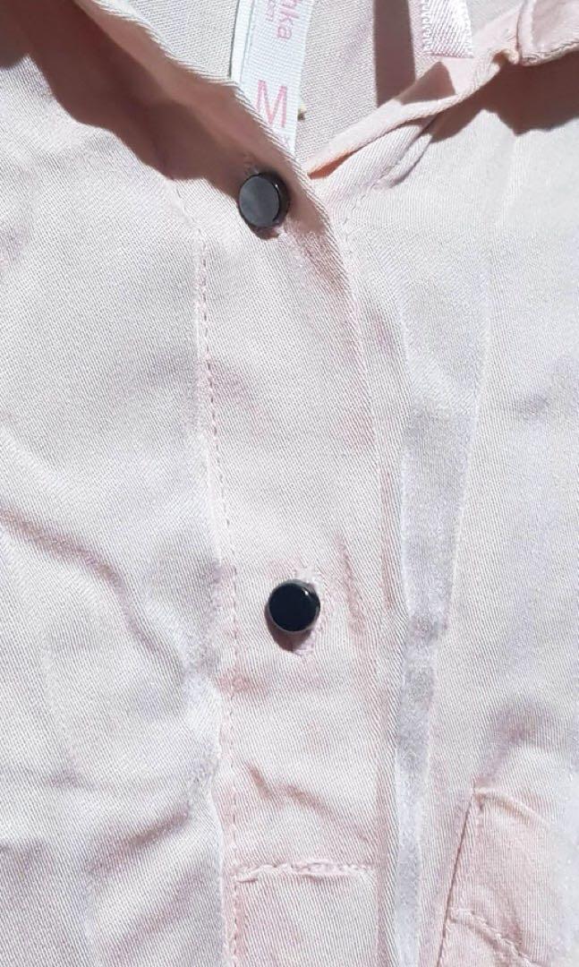 Light Pink Long Sleeves (Category: Longsleeves) located in Makati City. Submitted by tinalopez (Listing ID 250120734, Image 3). Description: .