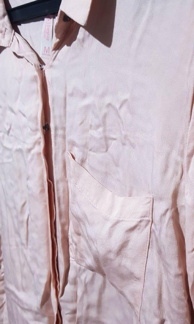 Light Pink Long Sleeves (Category: Longsleeves) located in Makati City. Submitted by tinalopez (Listing ID 250120734, Image 2). Description: .