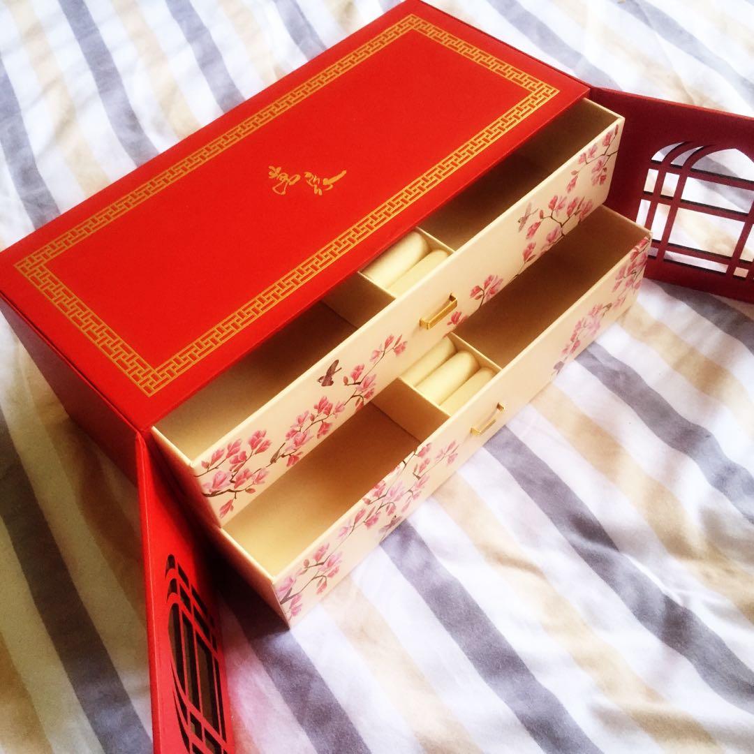 MARRIOTT Mooncake Box, Everything Else on Carousell