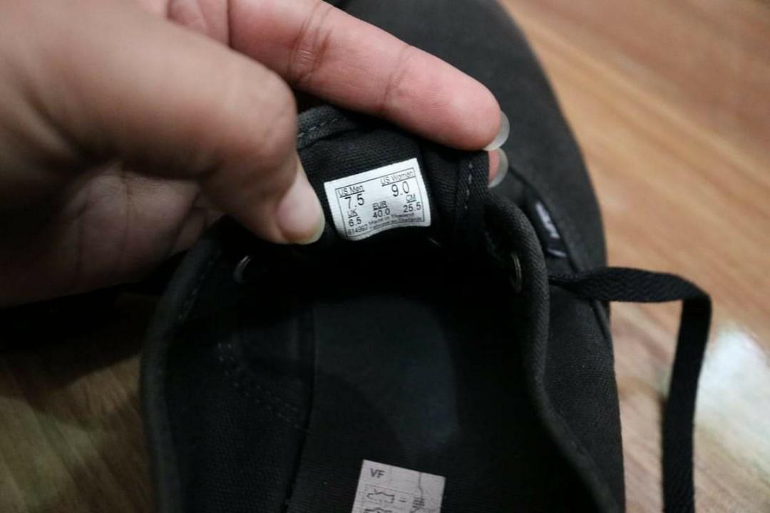 vans era classic all black skate shoes