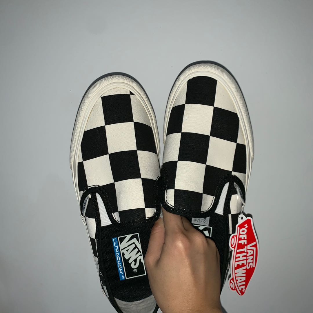 Mega checker vans online