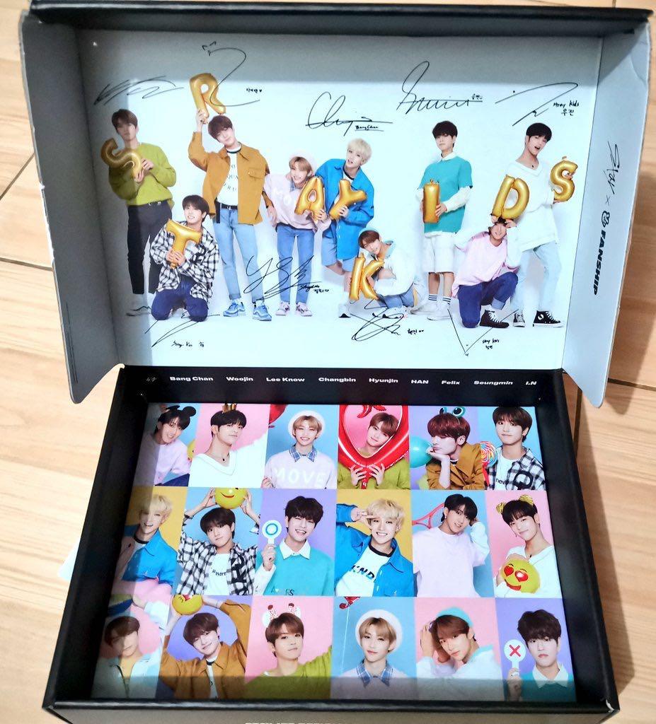 190426] 1st Official Fanship Kit | Stray Kids Amino Stray kids 1ST