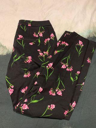 H&M Black Floral Capri Pants