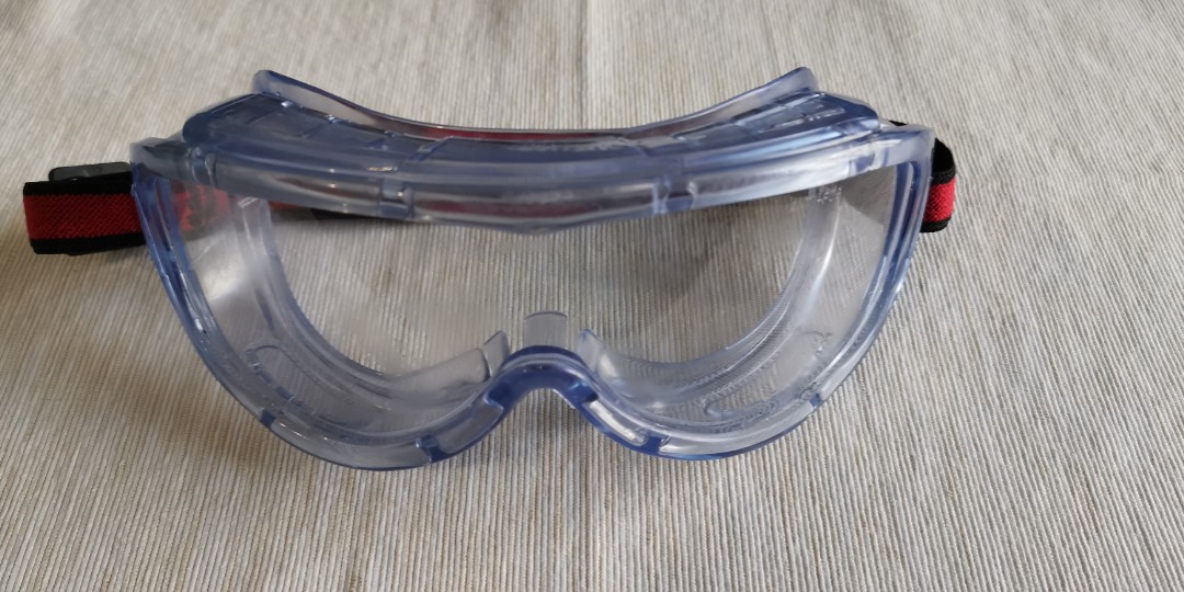 3M fully covered goggle, Everything Else on Carousell
