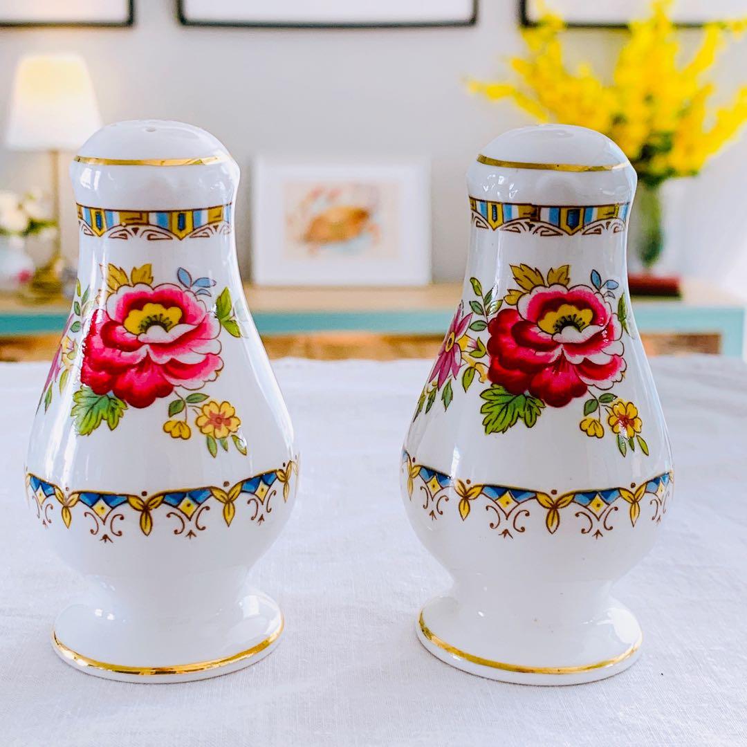 Royal Grafton Vintage Salt Pepper Shakers Vintage Collectibles Vintage Collectibles On Carousell