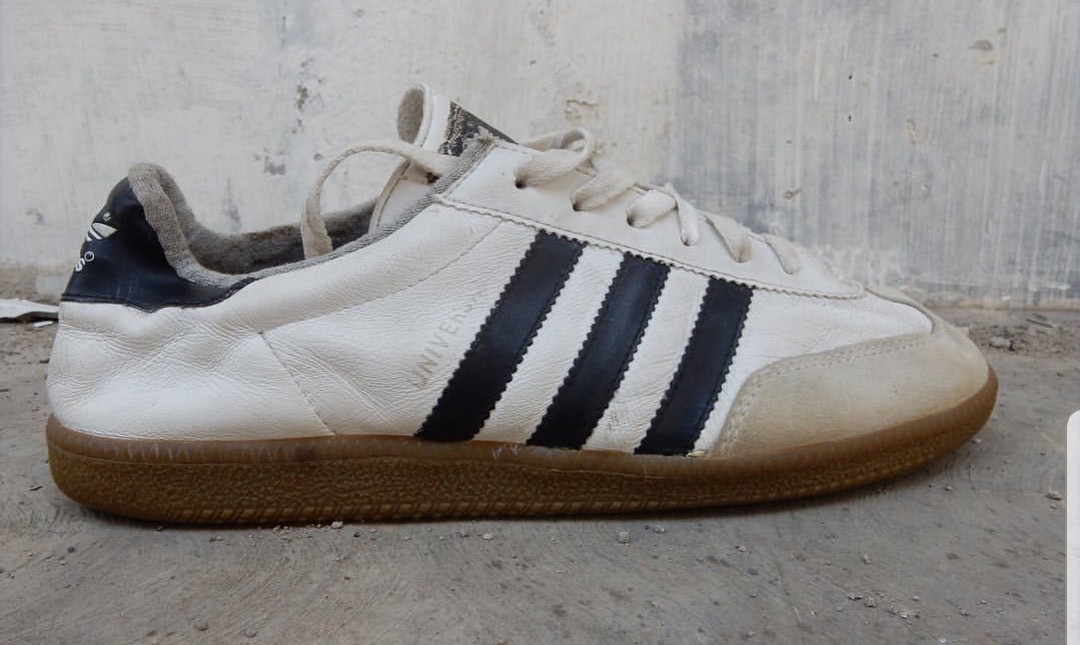 Sepatu adidas universal sale