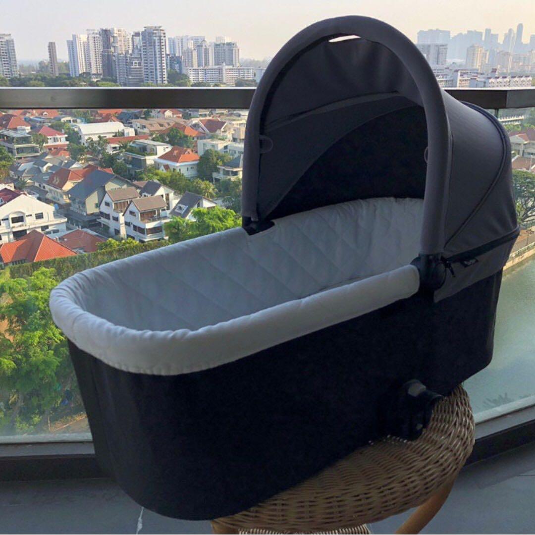 baby jogger deluxe bassinet