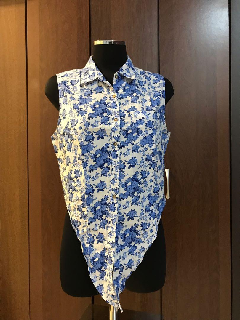 Beach Top (Category: Sleeveless) located in Puchong. Submitted by naijoann (Listing ID 250350140, Image 1). Description: .