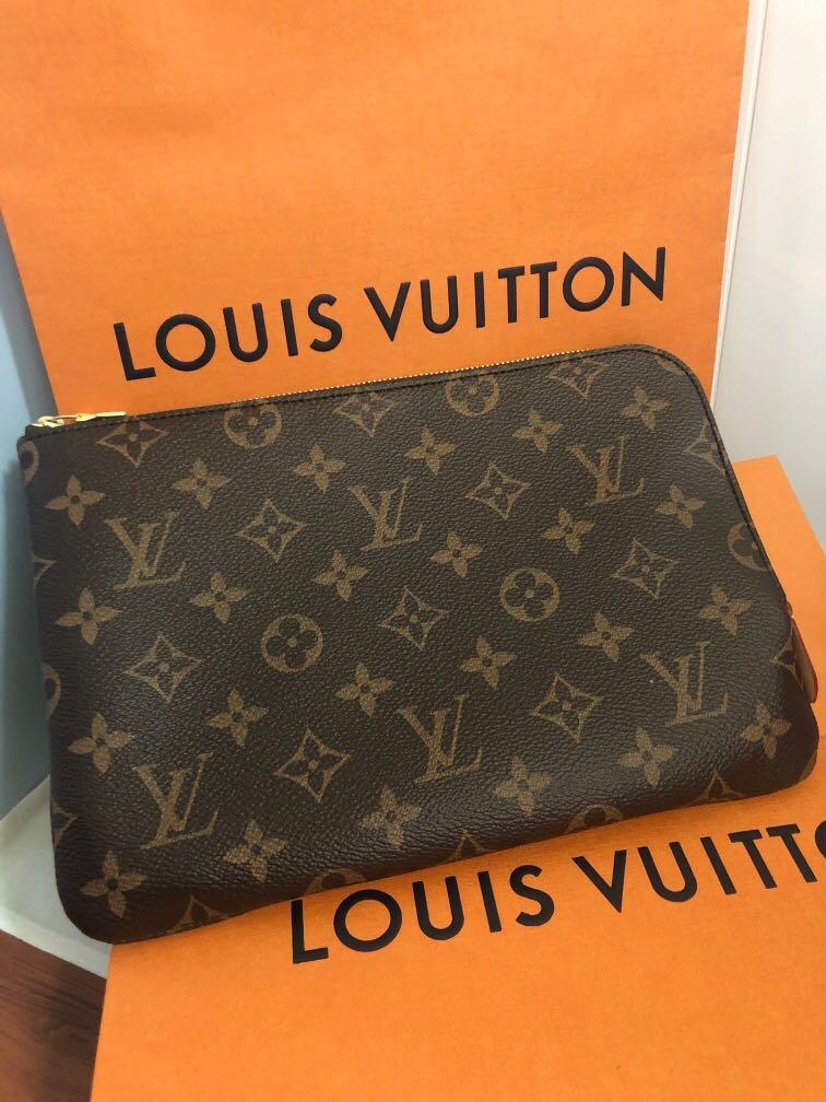 Louis Vuitton Etui Voyage Beige Leather Clutch Bag (Pre-Owned)
