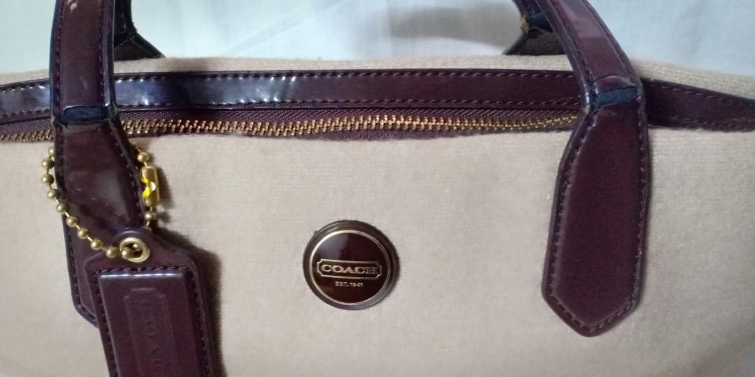 Coach (Category: Purses & Pouches) located in San Juan City. Submitted by stufforless (Listing ID 249259767, Image 3). Description: Preloved coach bag With searchable code With flaws sa handle - see photos.