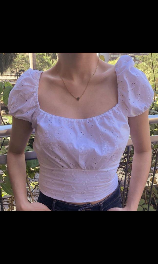 Lola and Daisies Eyelet Crop Top (Category: Sleeveless) located in Pasig City. Submitted by jeraminejoy_lagman (Listing ID 250198221, Image 1). Description: .