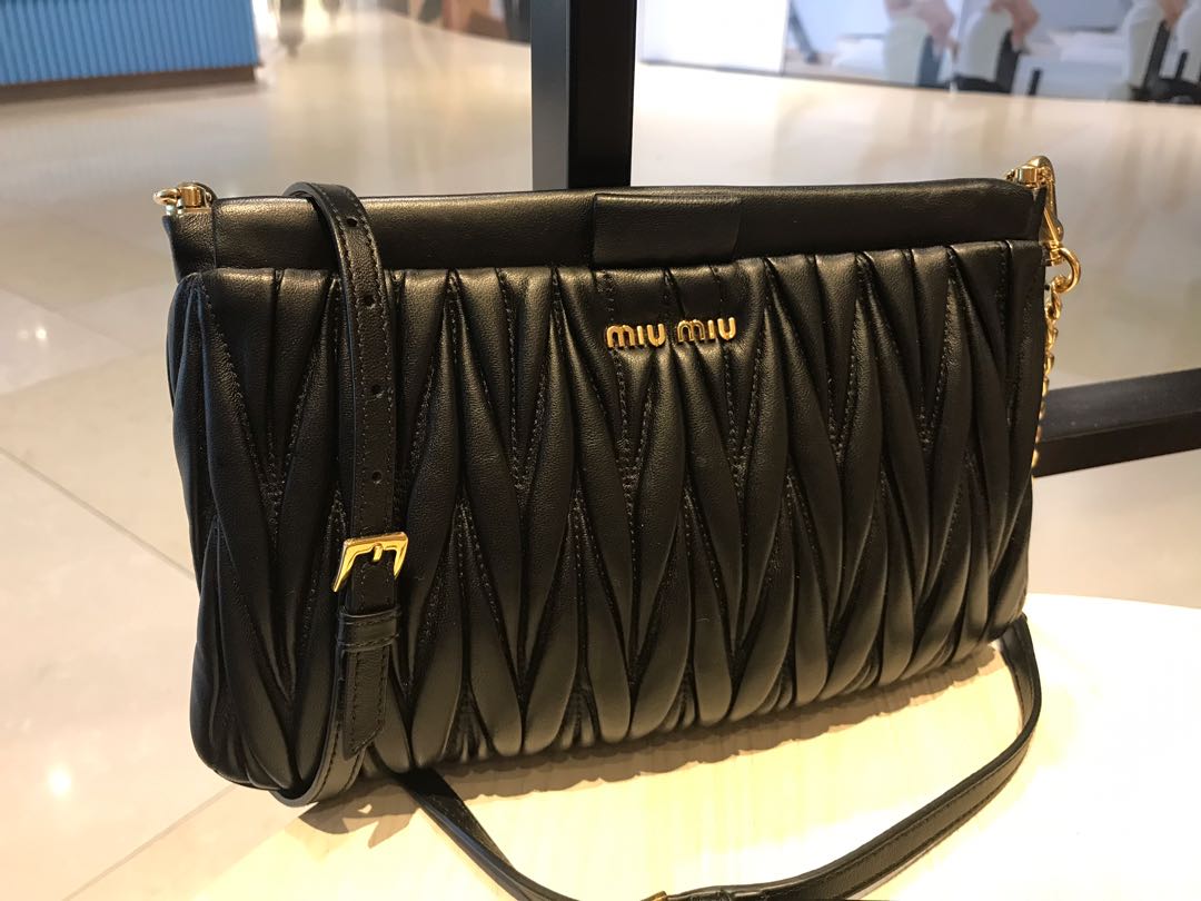 Miu miu sling bag Mini cute Condition 9/10 RM120 #theakl #theaklpreloved  #prelovedmalaysia…