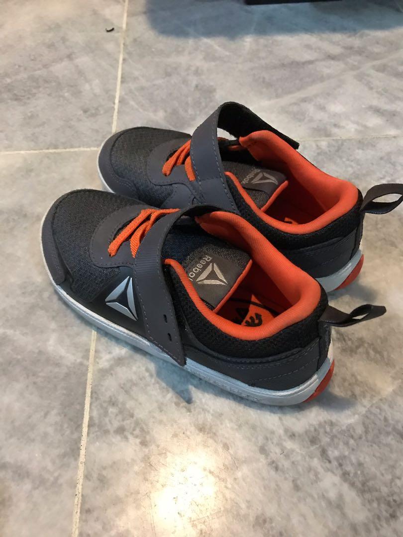 reebok peek n fit