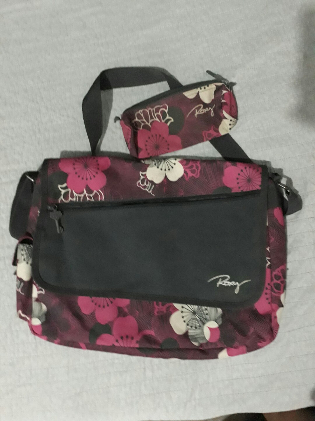 roxy messenger bag