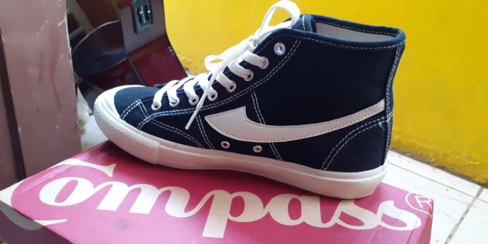 Sepatu Compass Fesyen Pria Sepatu Sneakers Di Carousell
