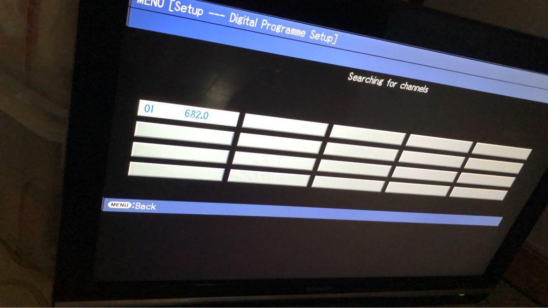 Sharp Aquos 32inch lcd tv LC32L400x with HDMI input, TV & Home