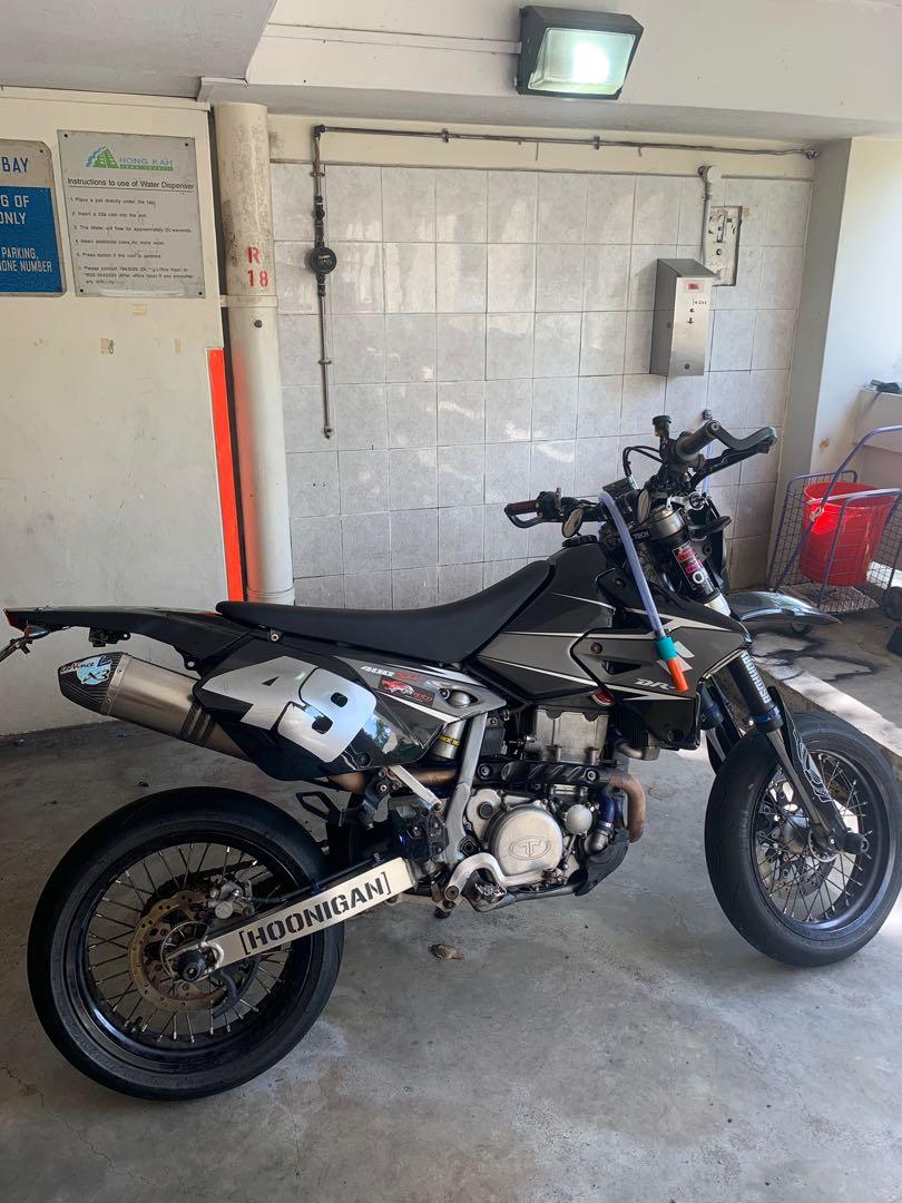 Suzuki Drz 400 Motorcycles Motorcycles For Sale Class 2a On Carousell