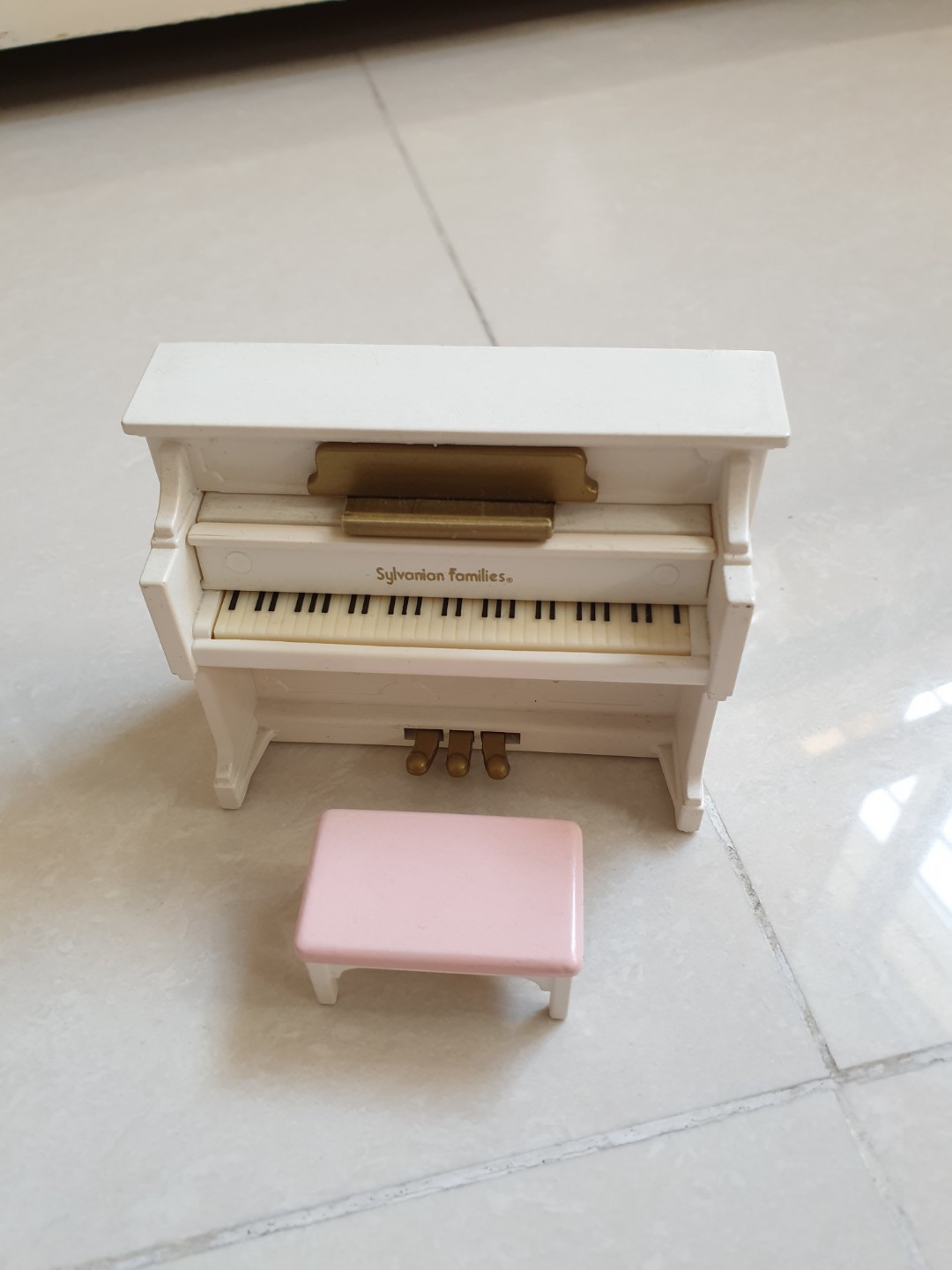 Vespoli giocattoli - SYLVANIAN FAMILIES LEONE CON PIANOFORTE