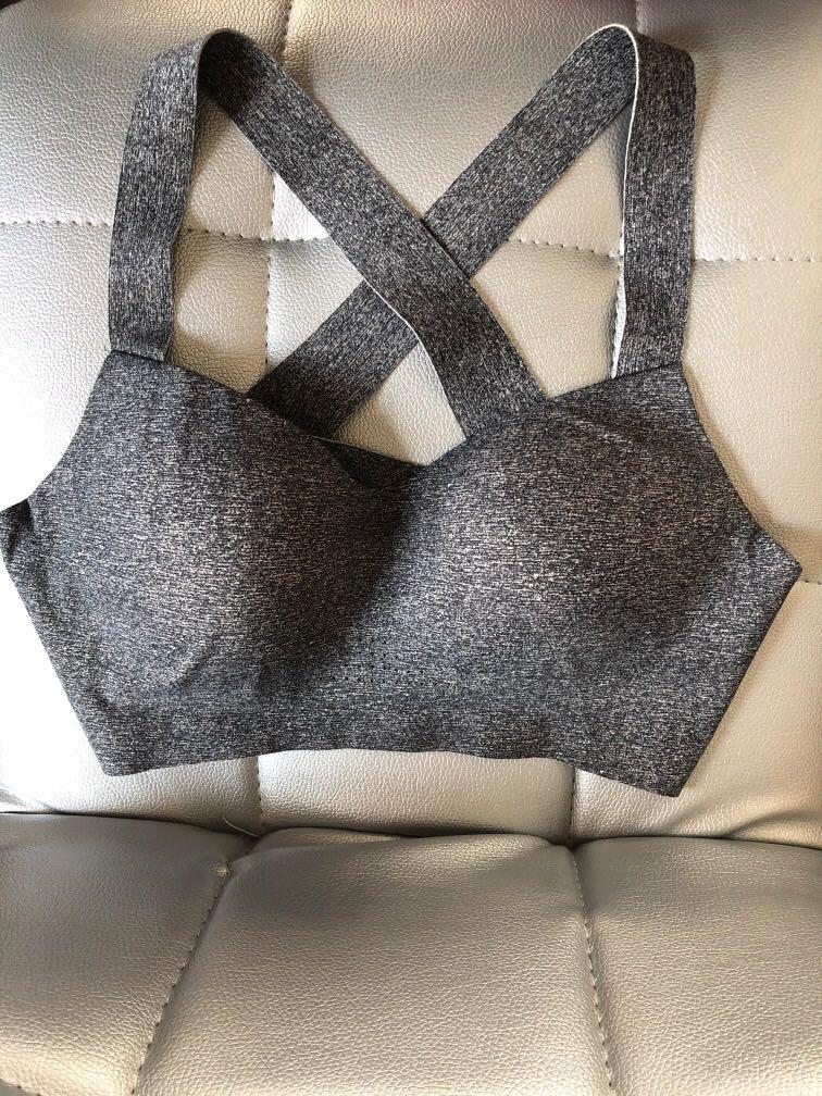 uniqlo sport bra