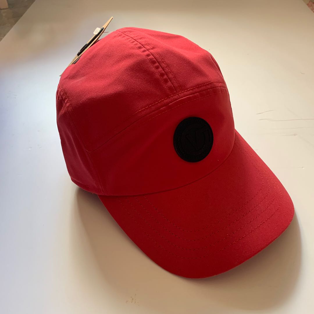 vans red cap