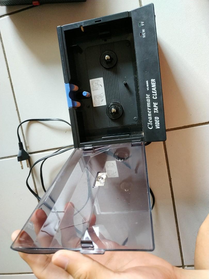 VHS video tape cleaner VC8088, Hobbies & Toys, Stationery & Craft