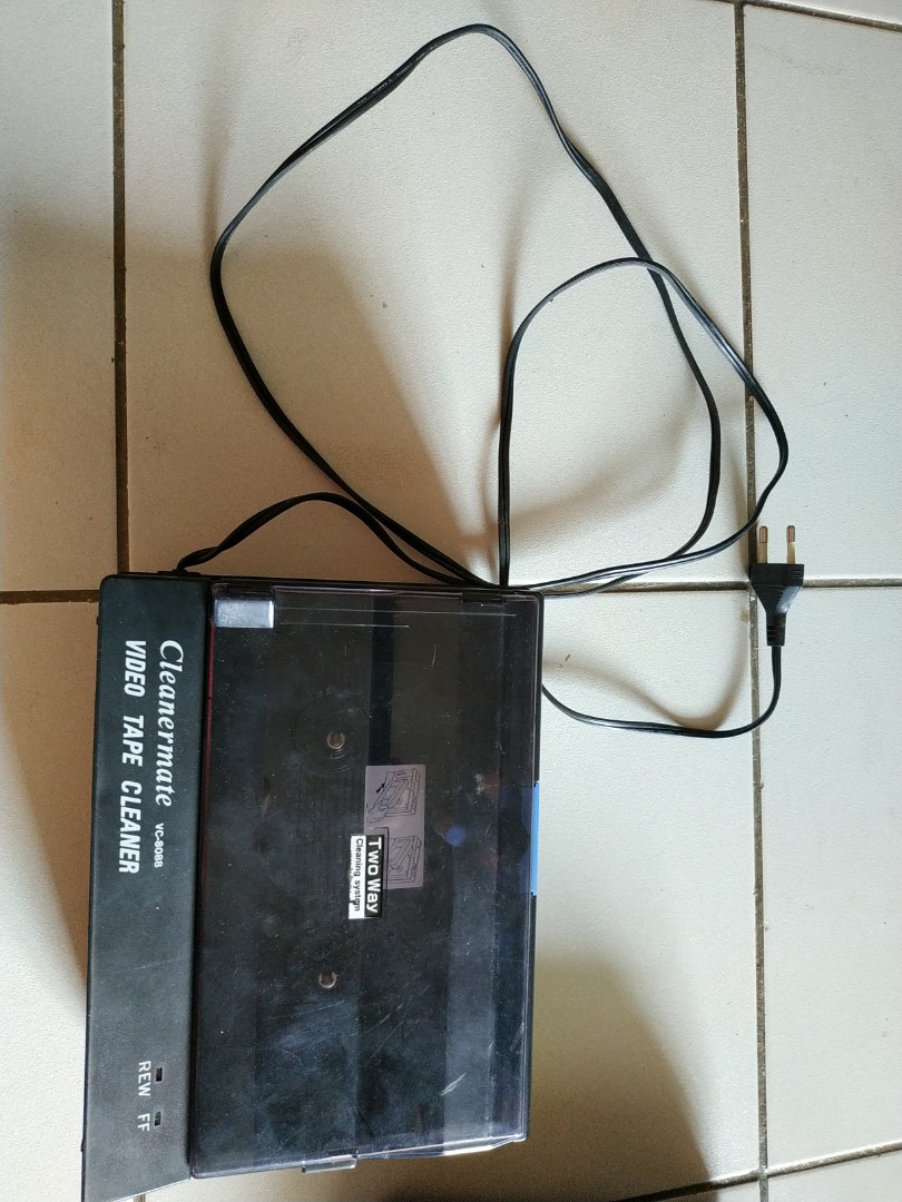 VHS video tape cleaner VC8088, Hobbies & Toys, Stationery & Craft